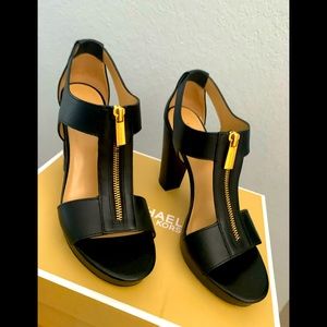 Micheal Kors Size 8 Berkeley Sandals